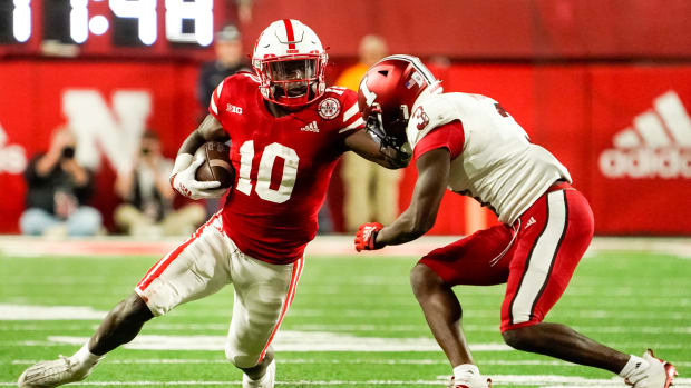 Anthony Grant run vs Tiawan Mullen 4Q 2022 Nebraska vs Indiana football USATSI_19160964